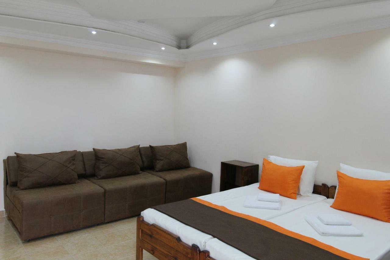 Saba Hotel Sekvetili Kültér fotó