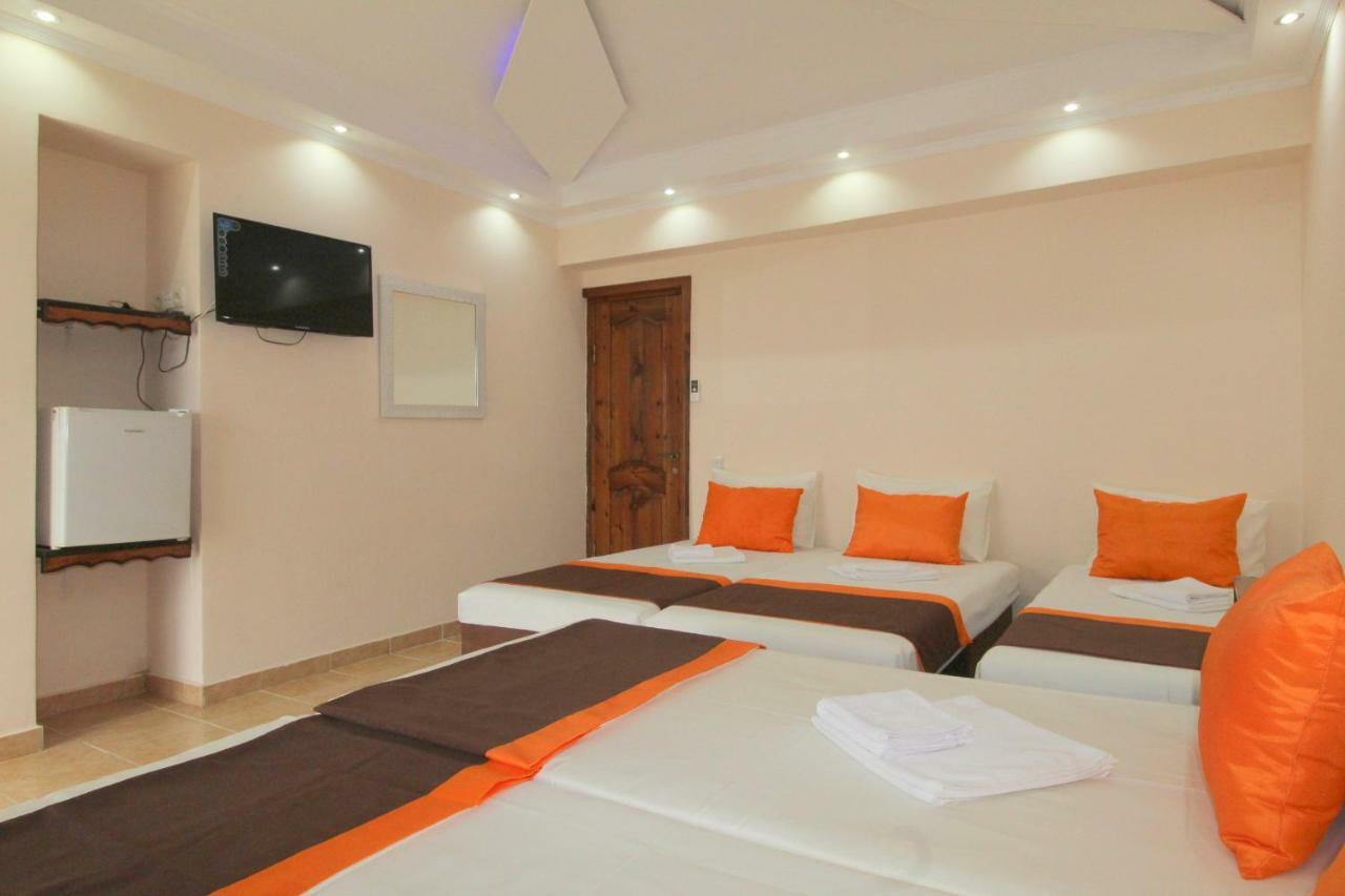 Saba Hotel Sekvetili Kültér fotó