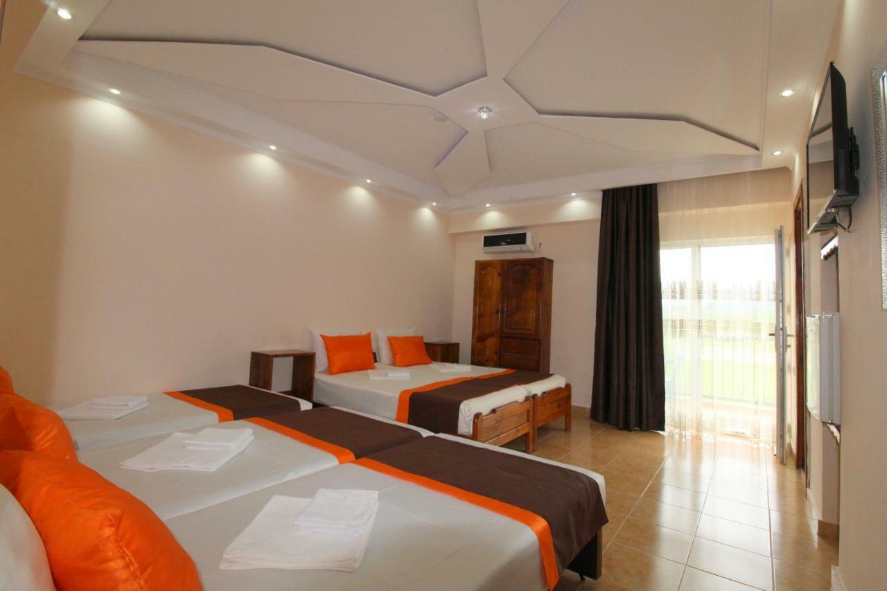 Saba Hotel Sekvetili Kültér fotó
